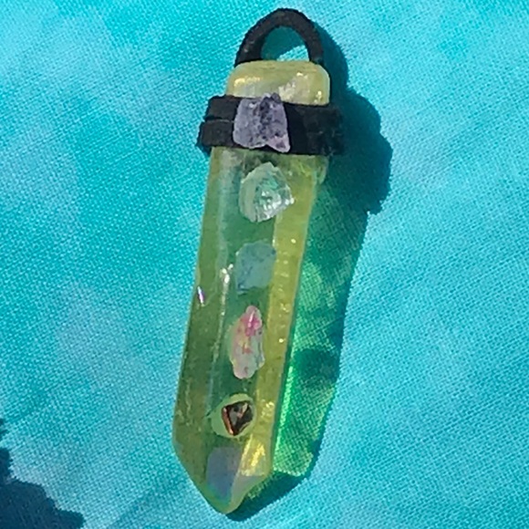 Quartz yellow sheer crystal - Picture 3 of 4